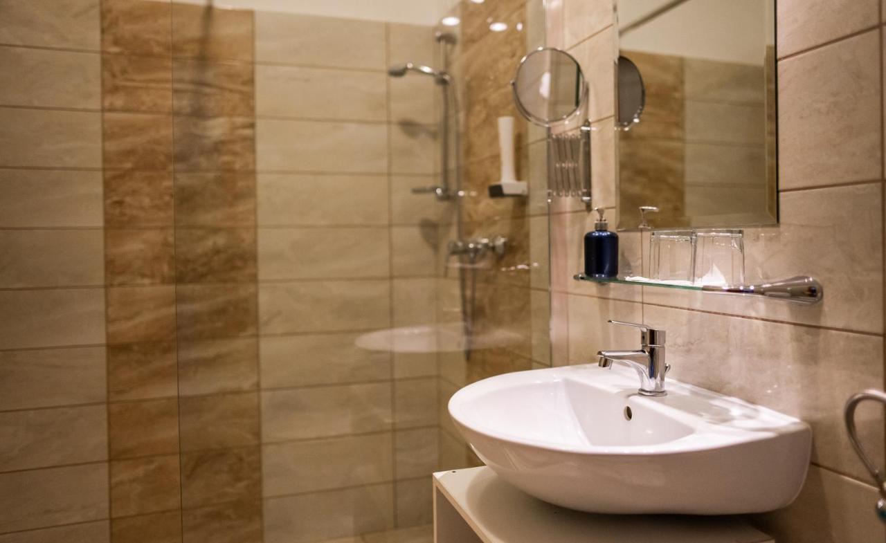 Anna Panzio Hotel Dunavarsany Ngoại thất bức ảnh